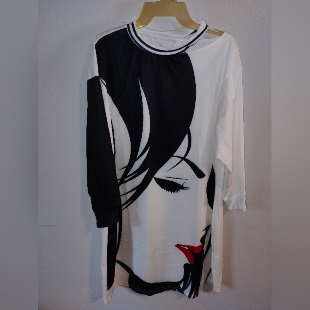 Stylish Black and White Graphic Dress